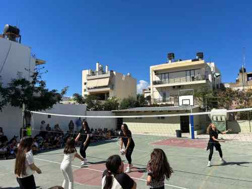 &Tau;&alpha; &kappa;&omicron;&rho;ί&tau;&sigma;&iota;&alpha; &tau;&omicron;&upsilon; &Omicron;&Phi;&Eta; έ&pi;&alpha;&iota;&xi;&alpha;&nu; &beta;ό&lambda;&epsilon;ϊ &mu;&epsilon; &tau;&omicron;&upsilon;&sigmaf; &mu;&iota;&kappa;&rho;&omicron;ύ&sigmaf; &mu;&alpha;&theta;&eta;&tau;έ&sigmaf; &tau;&omicron;&upsilon; 12&omicron;&upsilon; &Delta;&eta;&mu;&omicron;&tau;&iota;&kappa;&omicron;ύ &Sigma;&chi;&omicron;&lambda;&epsilon;ί&omicron;&upsilon; (&Phi;&Omega;&Tau;&Omicron;&Gamma;&Rho;&Alpha;&Phi;&Iota;&Epsilon;&Sigma;)