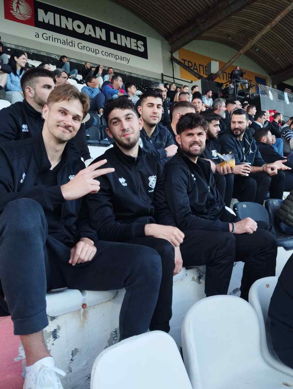 &Gamma;ύ&rho;&omicron;&sigmaf; &theta;&rho;&iota;ά&mu;&beta;&omicron;&upsilon; &sigma;&tau;&omicron; &Gamma;&epsilon;&nu;&tau;ί &Kappa;&omicron;&upsilon;&lambda;έ (VIDEOS)