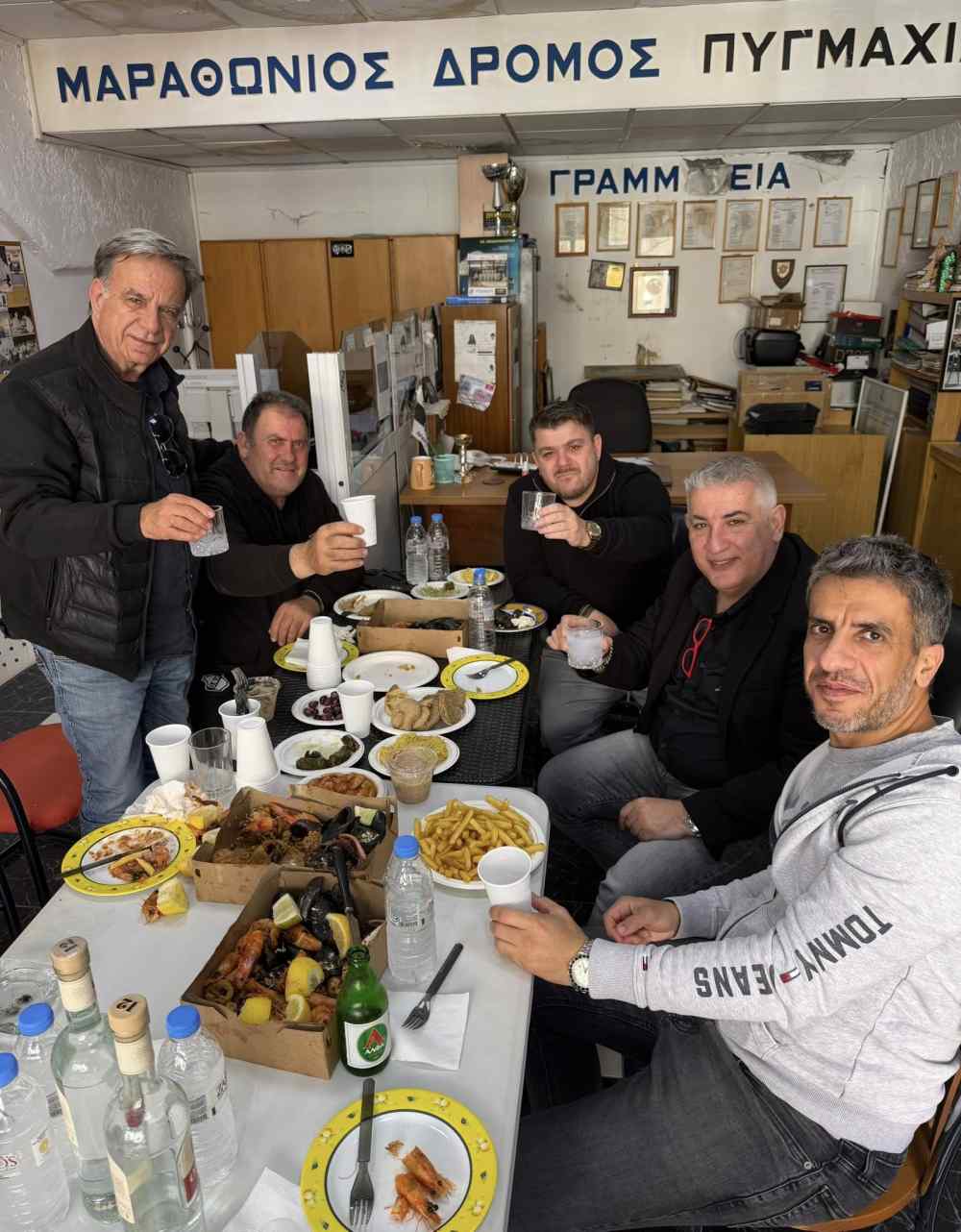 Tί&mu;&eta;&sigma;&alpha;&nu; &kappa;&alpha;&iota; &phi;έ&tau;&omicron;&sigmaf; &tau;&omicron; έ&theta;&iota;&mu;&omicron;