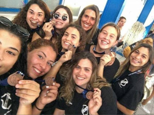 &Gamma;&iota;&alpha;&tau;ί ό&chi;&iota; &kappa;&alpha;&iota; &sigma;&tau;&eta;&nu; &Alpha;1 &tau;&alpha; &tau;&rho;&omicron;&mu;&epsilon;&rho;ά &kappa;&omicron;&rho;ί&tau;&sigma;&iota;&alpha; &tau;&omicron;&upsilon; &Omicron;&Phi;&Eta;!