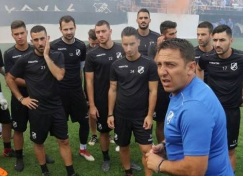 &Nu;ί&kappa;&omicron;&sigmaf; &Pi;&alpha;&pi;&alpha;&delta;ό&pi;&omicron;&upsilon;&lambda;&omicron;&sigmaf;: "&Mu;&epsilon; &pi;ά&theta;&omicron;&sigmaf; &gamma;&iota;&alpha; &tau;&omicron;&upsilon;&sigmaf; &tau;&rho;&epsilon;ί&sigmaf; &beta;&alpha;&theta;&mu;&omicron;ύ&sigmaf;!"