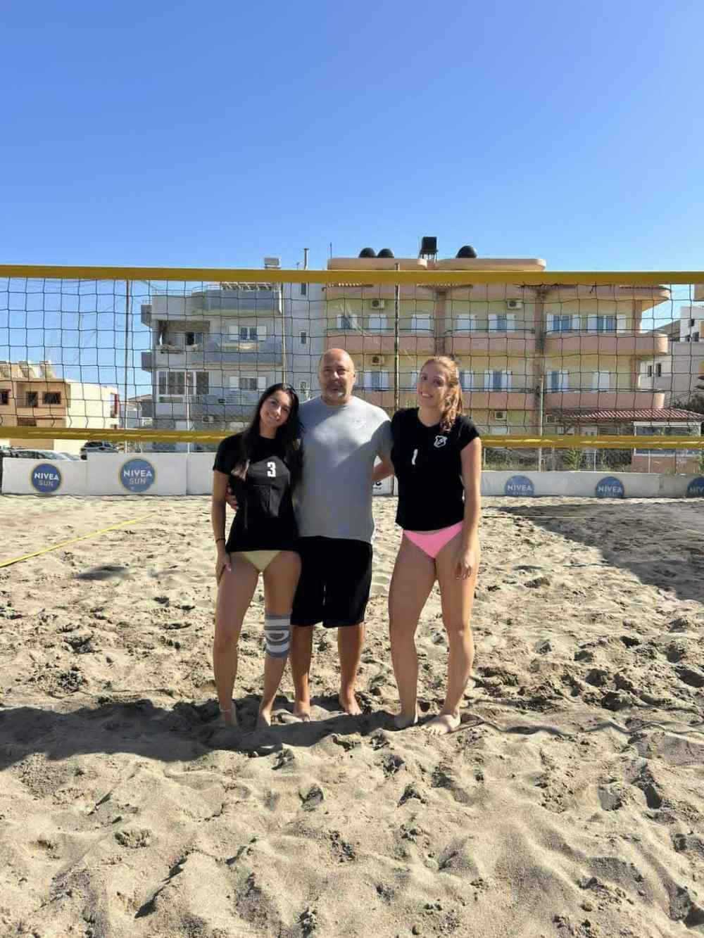 &Sigma;&tau;&omicron; &Pi;&alpha;&nu;&epsilon;&lambda;&lambda;ή&nu;&iota;&omicron; &pi;&rho;&omega;&tau;ά&theta;&lambda;&eta;&mu;&alpha; &Kappa;19 Beach Volley &sigma;&tau;&omicron; &Lambda;&omicron;&upsilon;&tau;&rho;ά&kappa;&iota; &delta;&upsilon;&omicron; &kappa;&omicron;&rho;ί&tau;&sigma;&iota;&alpha; &tau;&omicron;&upsilon; &Omicron;&Phi;&Eta;