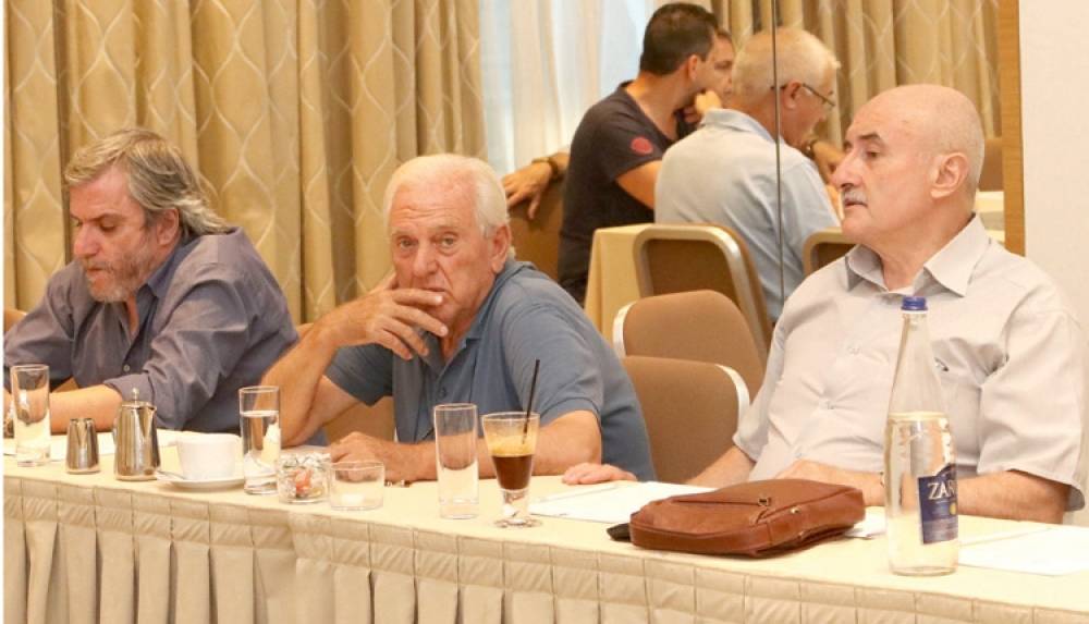 &Pi;ά&nu;&tau;&alpha; &kappa;&omicron;&nu;&tau;ά &sigma;&tau;&omicron;&nu; &Omicron;&Phi;&Eta; &omicron; &Mu;&alpha;&nu;ό&lambda;&eta;&sigmaf; &Kappa;&omicron;&upsilon;&mu;&alpha;&nu;&tau;ά&kappa;&eta;&sigmaf;