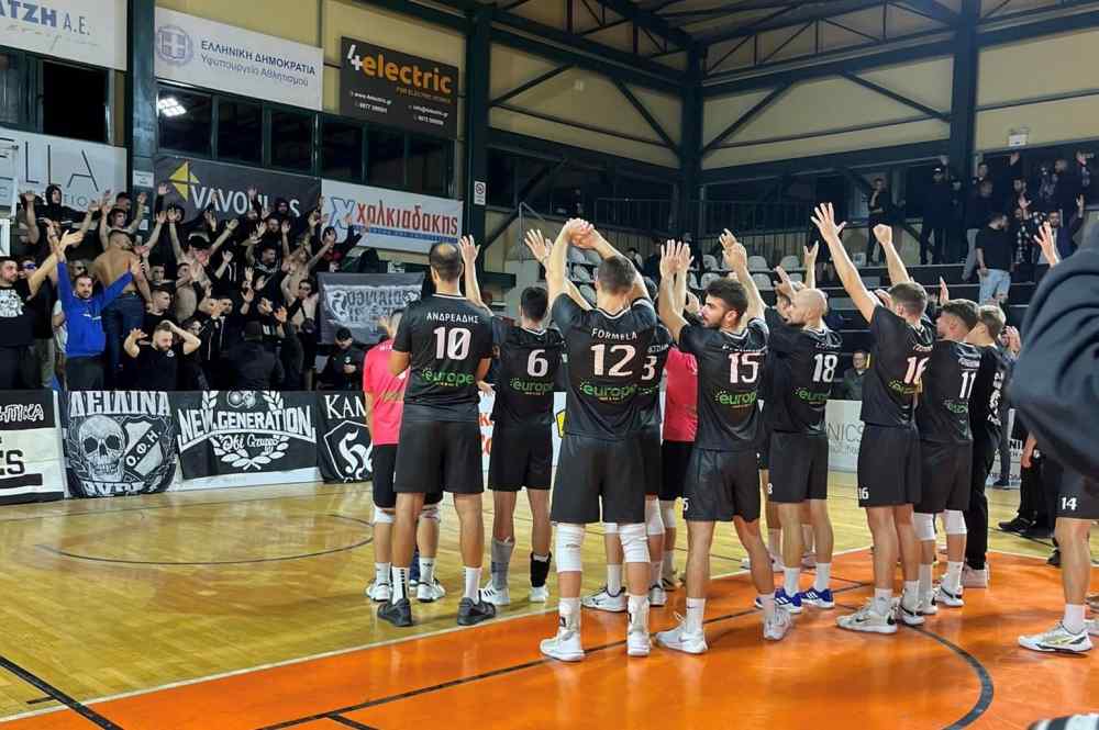 &Pi;&alpha;ί&kappa;&tau;&epsilon;&sigmaf; &kappa;&alpha;&iota; &kappa;ό&sigma;&mu;&omicron;&sigmaf; έ&gamma;&iota;&nu;&alpha;&nu; έ&nu;&alpha; &mu;&epsilon;&tau;ά &tau;&eta; &mu;&epsilon;&gamma;ά&lambda;&eta; &nu;ί&kappa;&eta; &epsilon;&pi;ί &tau;&omicron;&upsilon; &Pi;&Alpha;&Omicron;&Kappa;: "&Tau;&alpha; &kappa;&alpha;&lambda;ύ&tau;&epsilon;&rho;&alpha; έ&rho;&chi;&omicron;&nu;&tau;&alpha;&iota;, &sigma;&upsilon;&nu;&epsilon;&chi;ί&zeta;&omicron;&upsilon;&mu;&epsilon; &epsilon;&nu;&omega;&mu;έ&nu;&omicron;&iota;" (VIDEO+&Phi;&Omega;&Tau;&Omicron;&Gamma;&Rho;&Alpha;&Phi;&Iota;&Epsilon;&Sigma;)