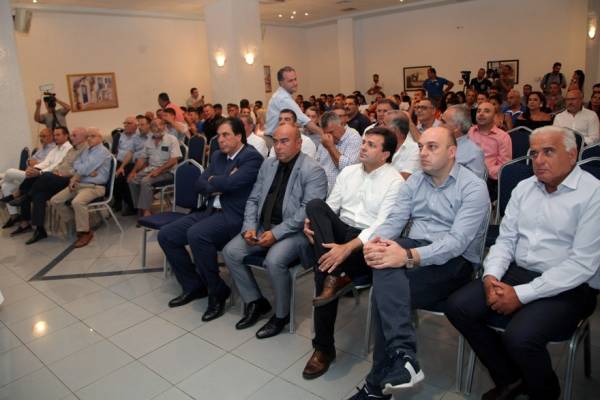 &Kappa;&alpha;&iota; &omicron; &Alpha;&nu;&tau;. &Pi;&alpha;&pi;&alpha;&delta;ά&kappa;&eta;&sigmaf; &pi;&alpha;&rho;&alpha;&chi;ώ&rho;&eta;&sigma;&epsilon; &tau;&iota;&sigmaf; &mu;&epsilon;&tau;&omicron;&chi;έ&sigmaf; &tau;&omicron;&upsilon;