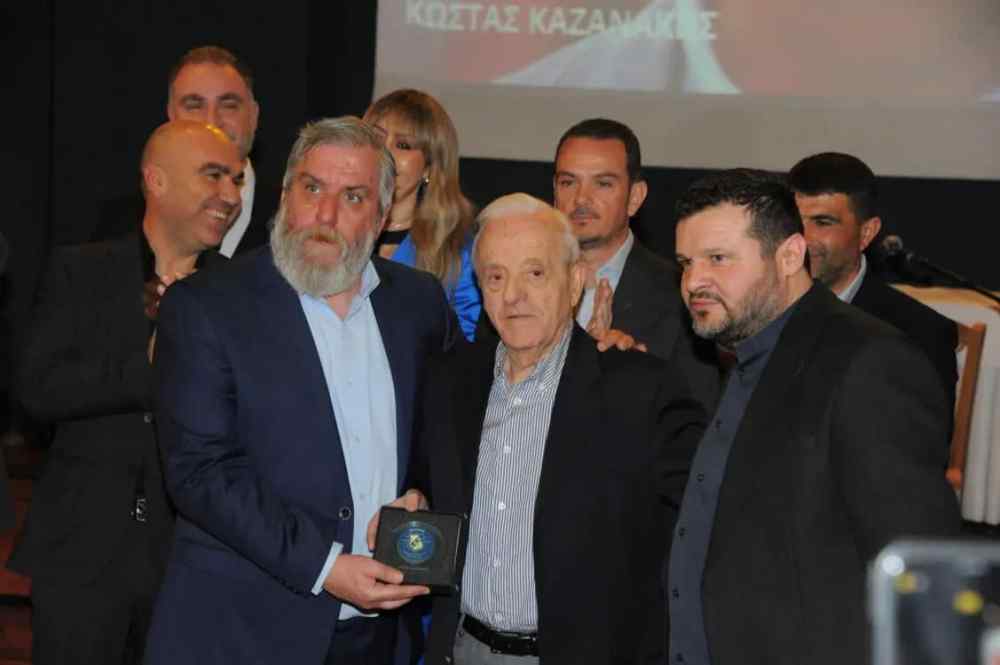 &Gamma;&iota;ά&nu;&nu;&eta;&sigmaf; &Delta;&alpha;&nu;&delta;ά&lambda;&eta;&sigmaf;: "E&upsilon;&chi;&alpha;&rho;&iota;&sigma;&tau;ώ ό&sigma;&omicron;&upsilon;&sigmaf; &epsilon;ί&nu;&alpha;&iota; &delta;ί&pi;&lambda;&alpha; &sigma;&tau;&omicron;&nu; &Epsilon;&rho;&alpha;&sigma;&iota;&tau;έ&chi;&nu;&eta; &Omicron;&Phi;&Eta;"