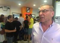 &Kappa;&alpha;&iota; &omicron; &Gamma;&iota;ά&nu;&nu;&eta;&sigmaf; &Tau;&sigma;&alpha;&kappa;&alpha;&lambda;ά&kappa;&eta;&sigmaf; &pi;&alpha;&rho;&alpha;&chi;ώ&rho;&eta;&sigma;&epsilon; &tau;&iota;&sigmaf; &mu;&epsilon;&tau;&omicron;&chi;έ&sigmaf; &tau;&omicron;&upsilon; &kappa;&alpha;&iota; &zeta;ή&tau;&eta;&sigma;&epsilon; &nu;&alpha; &sigma;&tau;&eta;&rho;&iota;&chi;&theta;&epsilon;ί &omicron; &nu;έ&omicron;&sigmaf; &epsilon;&pi;&epsilon;&nu;&delta;&upsilon;&tau;ή&sigmaf; &tau;&omicron;&upsilon; &Omicron;&Phi;&Eta;