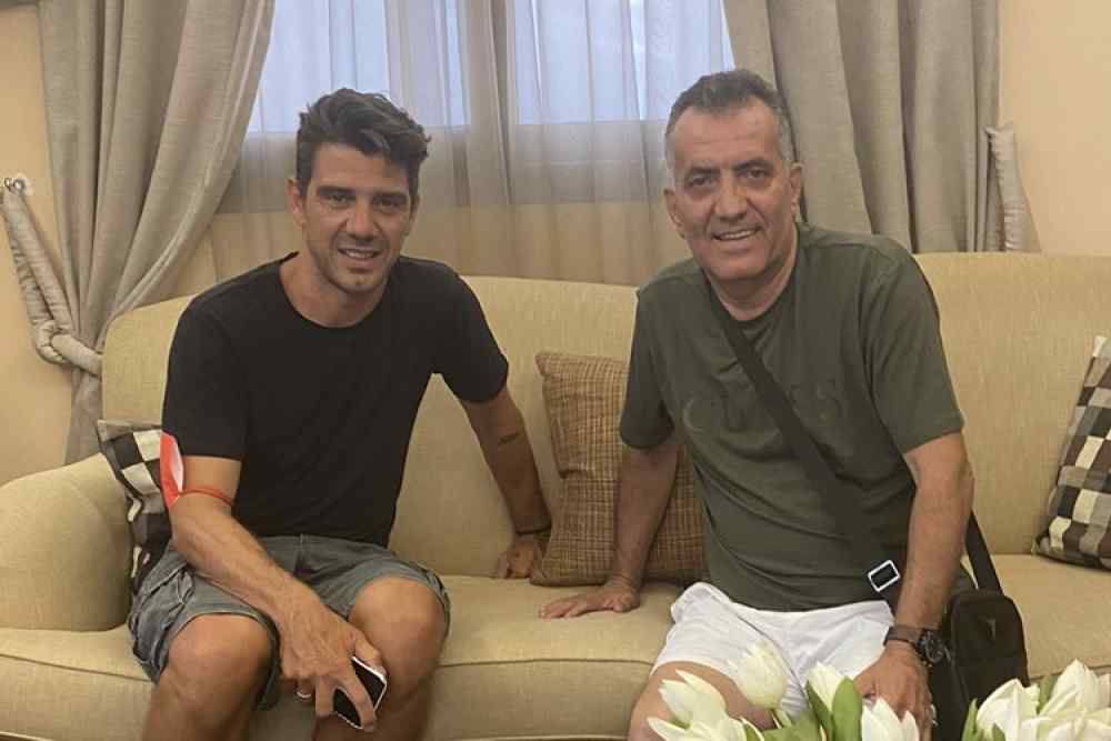 &Omicron; &Eta;&rho;ό&delta;&omicron;&tau;&omicron;&sigmaf; &theta;έ&lambda;&epsilon;&iota; &nu;&alpha; &delta;ώ&sigma;&epsilon;&iota; &tau;&alpha; &kappa;&lambda;&epsilon;&iota;&delta;&iota;ά &sigma;&tau;&omicron;&nu; &Kappa;&alpha;&tau;&sigma;&omicron;&upsilon;&rho;ά&nu;&eta;!