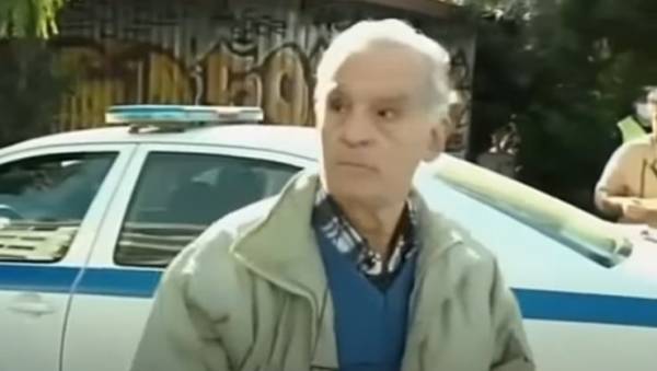 O &pi;&alpha;&pi;&pi;&omicron;ύ&sigmaf; &tau;&eta;&sigmaf; &Alpha;&Epsilon;&Kappa;, &tau;&omicron; &pi;&rho;ό&sigma;&tau;&iota;&mu;&omicron; &kappa;&alpha;&iota; &tau;&omicron; &pi;&rho;ώ&tau;&omicron; &delta;&iota;&alpha;&rho;&kappa;&epsilon;ί&alpha;&sigmaf; &sigma;&tau;&eta;&nu; &Alpha;&gamma;&iota;&alpha; &Sigma;&omicron;&phi;&iota;ά (VIDEO)