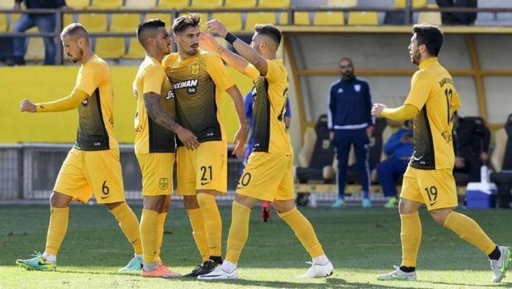 &Mu;&epsilon; "&pi;&epsilon;&nu;&tau;ά&rho;&alpha;" &xi;&epsilon;&kappa;ί&nu;&eta;&sigma;&epsilon; &omicron; &Alpha;&rho;&eta;&sigmaf; &sigma;&tau;&eta;&nu; Football league (VIDEO)