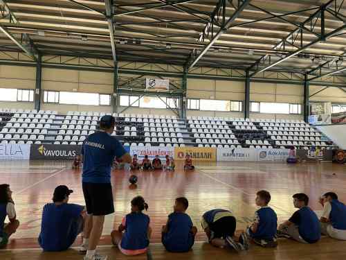 &Tau;&omicron;&upsilon;&sigmaf; &delta;ί&delta;&alpha;&xi;&epsilon; &tau;&alpha; &mu;&upsilon;&sigma;&tau;&iota;&kappa;ά &tau;&omicron;&upsilon; &chi;&alpha;&nu;&tau;&mu;&pi;&omicron;&lambda;