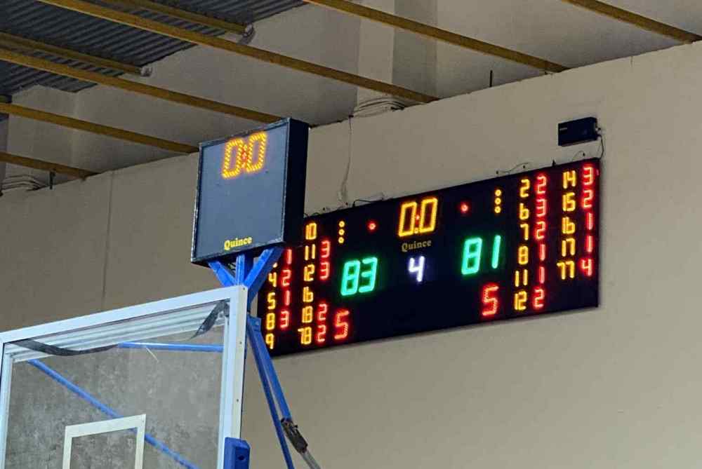 &Alpha;&pi;ί&theta;&alpha;&nu;&eta; &nu;ί&kappa;&eta; o &Omicron;&Phi;&Eta; &mu;&epsilon; &tau;&rho;ί&pi;&omicron;&nu;&tau;&omicron; buzzer beater &tau;&omicron;&upsilon; &Tau;ί&tau;&iota;&tau;&sigmaf;! (VIDEO)