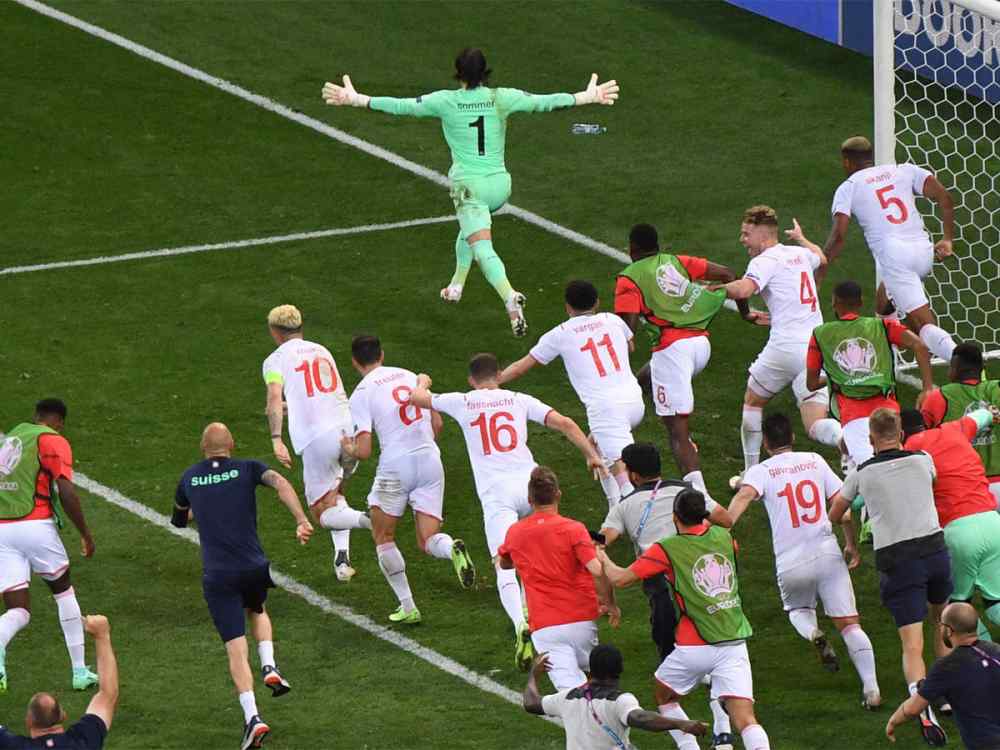 H &mu;&epsilon;&gamma;&alpha;&lambda;ύ&tau;&epsilon;&rho;&eta; έ&kappa;&pi;&lambda;&eta;&xi;&eta; &tau;&omicron;&upsilon; EURO 2020 (VIDEO)