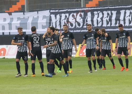 &Delta;&epsilon;ί&tau;&epsilon; &tau;&alpha; 18 &gamma;&kappa;&omicron;&lambda; &pi;&omicron;&upsilon; &mu;&pi;ή&kappa;&alpha;&nu; &sigma;&tau;&eta; &Beta;' &Epsilon;&theta;&nu;&iota;&kappa;ή! (VIDEO)