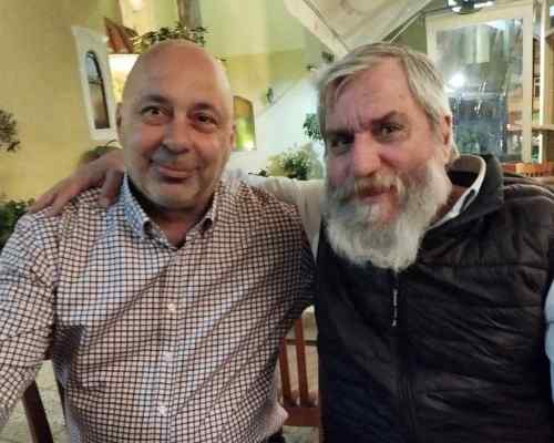 &Gamma;&iota;&alpha; 4&eta; &chi;&rho;&omicron;&nu;&iota;ά &sigma;&tau;&omicron;&nu; &Omicron;&Phi;&Eta;: &Epsilon;&delta;&omega;&sigma;&alpha;&nu; &tau;&alpha; &chi;έ&rho;&iota;&alpha; &Delta;&alpha;&nu;&delta;ά&lambda;&eta;&sigmaf;-&Pi;&rho;&omicron;ύ&phi;&alpha;&sigmaf;