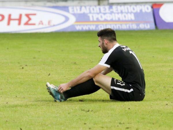 H &kappa;ό&kappa;&kappa;&iota;&nu;&eta; &tau;&omicron;&upsilon; &Mu;ά&nu;&omicron;&upsilon;, &omicron; "&Pi;&alpha;&pi;" &pi;&omicron;&upsilon; &theta;ύ&mu;&iota;&sigma;&epsilon; &Gamma;&kappa;έ&rho;&alpha;&rho;&nu;&tau; &kappa;&alpha;&iota; &sigma;&tau;&iota;&gamma;&mu;έ&sigmaf; &alpha;&nu;&theta;&rho;&omega;&pi;&iota;ά&sigmaf; &sigma;&tau;&omicron; &Gamma;&epsilon;&nu;&tau;ί &Kappa;&omicron;&upsilon;&lambda;έ!