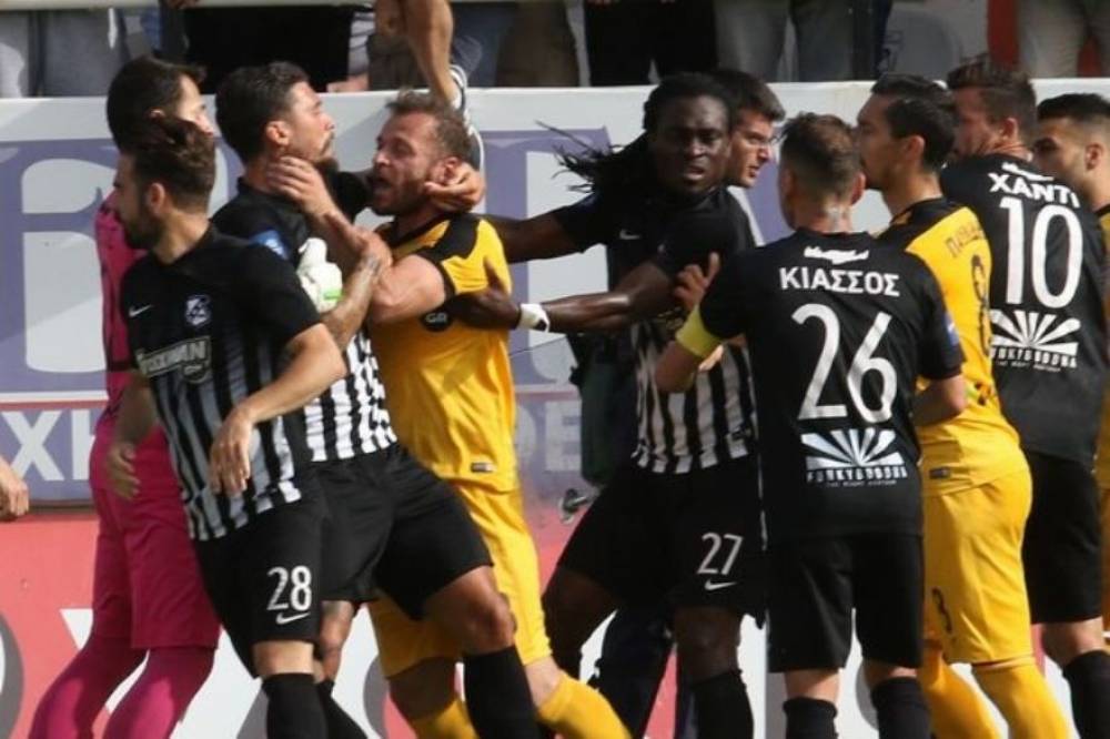 "&Epsilon;&phi;&alpha;&gamma;&epsilon;" &tau;&rho;&epsilon;ί&sigmaf; &alpha;&gamma;&omega;&nu;&iota;&sigma;&tau;&iota;&kappa;έ&sigmaf;!