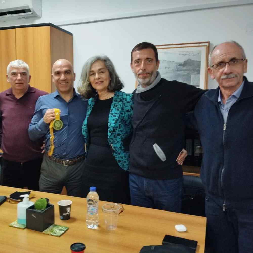 &Alpha;&pi;&omicron; &tau;&alpha; &pi;&iota;&omicron; ό&mu;&omicron;&rho;&phi;&alpha; &sigma;&tau;ά&delta;&iota;&alpha;