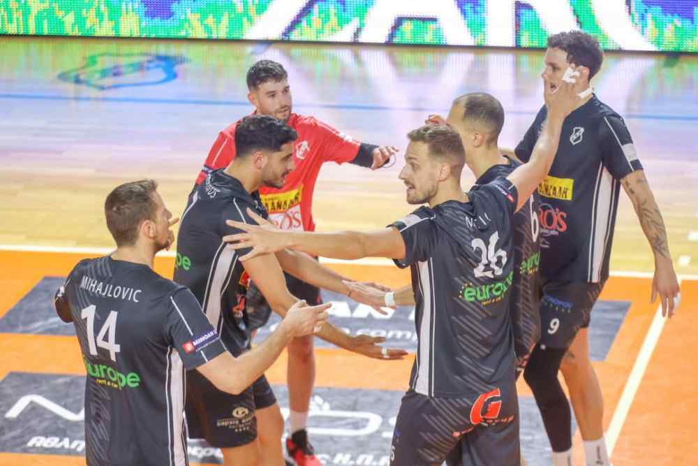 M&epsilon; &delta;&upsilon;&omicron; &Kappa;&rho;&eta;&tau;&iota;&kappa;ό&pi;&omicron;&upsilon;&lambda;&alpha; &beta;&alpha;&sigma;&iota;&kappa;&omicron;ύ&sigmaf; &omicron; &Omicron;&Phi;&Eta; &nu;έ&alpha; &nu;ί&kappa;&eta; 3-0 &tau;&omicron;&nu; &Pi;&alpha;&nu;&iota;ώ&nu;&iota;&omicron;: O&iota; &delta;&eta;&lambda;ώ&sigma;&epsilon;&iota;&sigmaf; &alpha;&pi;&omicron; &tau;&omicron; &nu;έ&omicron; &theta;&rho;ί&alpha;&mu;&beta;&omicron;!