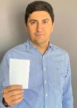 &Eta; "&lambda;&epsilon;&upsilon;&kappa;ή &kappa;ά&rho;&tau;&alpha;" &tau;&omicron;&upsilon; &alpha;&theta;&lambda;&eta;&tau;&iota;&sigma;&mu;&omicron;ύ &sigma;&tau;&eta;&nu; &epsilon;&pi;&omicron;&chi;ή &tau;&omicron;&upsilon; "&pi;&omicron;&lambda;έ&mu;&omicron;&upsilon; &mu;&epsilon; &tau;&omicron;&nu; &kappa;&omicron;&rho;&omega;&nu;&omicron;ϊ&omicron;"