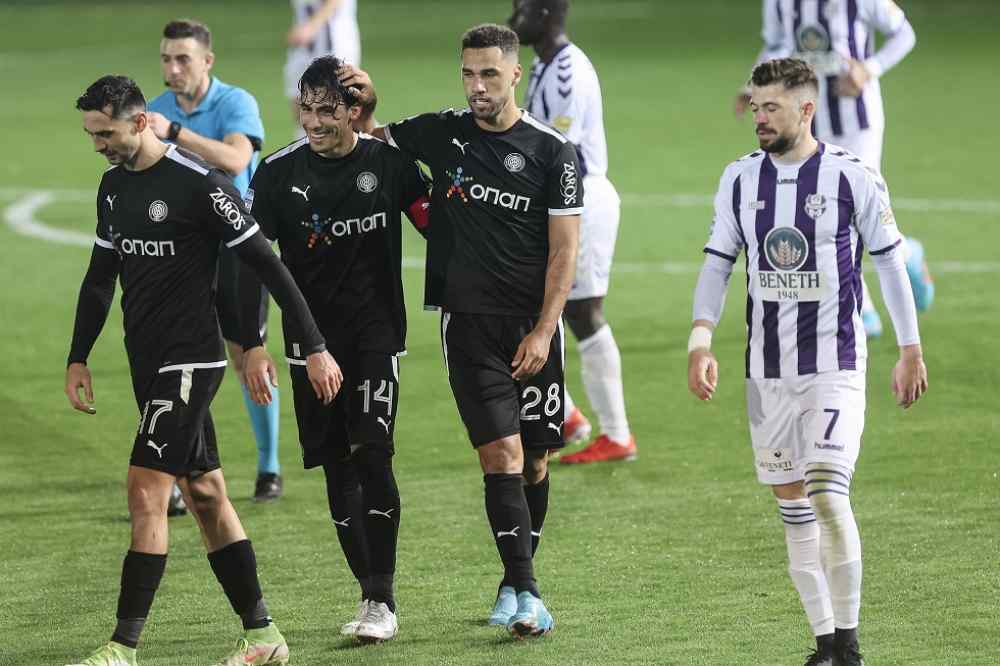 &Tau;&epsilon;&rho;&mu;ά&tau;&iota;&sigma;&epsilon; 6o&sigmaf;, &alpha;&lambda;&lambda;ά &delta;&epsilon;&nu; &mu;&pi;&omicron;&rho;&epsilon;ί &nu;&alpha; &pi;&alpha;&nu;&eta;&gamma;&upsilon;&rho;ί&sigma;&epsilon;&iota;