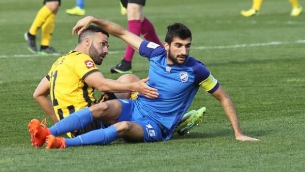 &Iota;&sigma;&omicron;&pi;&alpha;&lambda;ί&epsilon;&sigmaf; &sigma;&epsilon; &Epsilon;&lambda; &Pi;ά&sigma;&omicron; &kappa;&alpha;&iota; &Alpha;&rho;&tau;&alpha;-&Delta;&epsilon;ί&tau;&epsilon; &tau;&eta;&nu; &epsilon;&iota;&kappa;ό&nu;&alpha; &tau;&eta;&sigmaf; Football league
