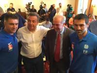 Legends 2004-Inter For Ever : &Pi;&alpha;&iota;&chi;&nu;ί&delta;&iota; &gamma;&iota;&omicron;&rho;&tau;ή &sigma;&tau;&omicron; &Pi;&alpha;&gamma;&kappa;&rho;ή&tau;&iota;&omicron;!