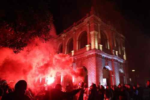 &Alpha;&sigma;&pi;&rho;ό&mu;&alpha;&upsilon;&rho;&eta; &gamma;&iota;&omicron;&rho;&tau;ή &sigma;&epsilon; ό&lambda;&omicron; &tau;&omicron; &Eta;&rho;ά&kappa;&lambda;&epsilon;&iota;&omicron; &gamma;&iota;&alpha; &tau;&alpha; 100 &chi;&rho;ό&nu;&iota;&alpha; &tau;&omicron;&upsilon; &Omicron;&Phi;&Eta; (&Phi;&Omega;&Tau;&Omicron;&Gamma;&Rho;&Alpha;&Phi;&Iota;&Epsilon;&Sigma;+VIDEOS)