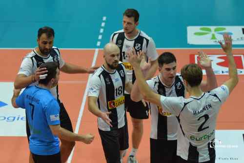 &Phi;&omicron;ί&nu;&iota;&kappa;&alpha;&sigmaf; &Sigma;ύ&rho;&omicron;&upsilon;-&Omicron;&Phi;&Eta; 0-3 : &Delta;&epsilon;ί&tau;&epsilon; ό&lambda;&omicron; &tau;&omicron; &pi;&alpha;&iota;&chi;&nu;ί&delta;&iota; &kappa;&alpha;&iota; &tau;&iota;&sigmaf; &delta;&eta;&lambda;ώ&sigma;&epsilon;&iota;&sigmaf; &tau;&omega;&nu; &pi;&rho;&omega;&tau;&alpha;&gamma;&omega;&nu;&iota;&sigma;&tau;ώ&nu; (VIDEOS)