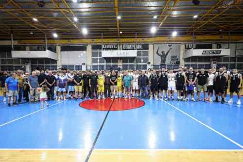 &Tau;ί&mu;&eta;&sigma;&alpha;&nu; &tau;&eta; &mu;&nu;ή&mu;&eta; &tau;&omicron;&upsilon; &Nu;ί&kappa;&omicron;&upsilon; &Tau;&omicron;ύ&lambda;&eta;