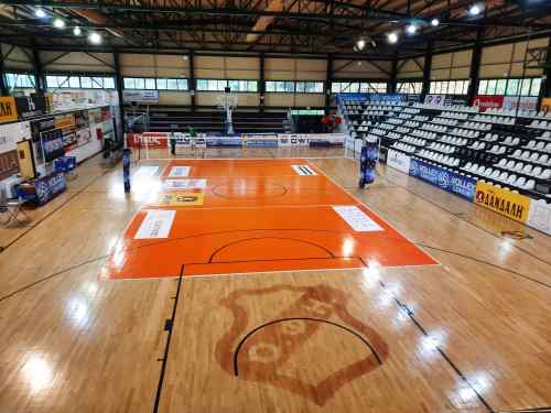 &Tau;&omicron; &mu;&epsilon;&gamma;ά&lambda;&omicron; &kappa;&alpha;&lambda;&omicron;&kappa;&alpha;&iota;&rho;&iota;&nu;ό &kappa;&alpha;&mu;&pi; &tau;&omicron;&upsilon; &Epsilon;&rho;&alpha;&sigma;&iota;&tau;έ&chi;&nu;&eta; &Omicron;&Phi;&Eta;