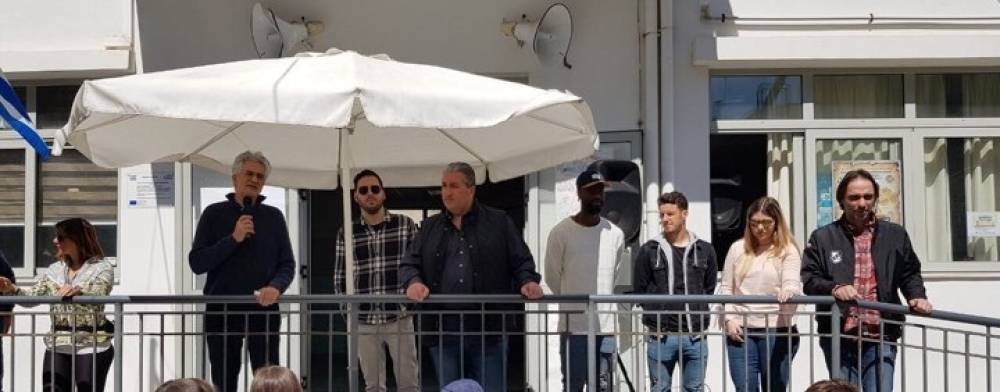 &Omicron; &Mu;&pi;&omicron;ύ&sigma;&eta;&sigmaf; &sigma;&epsilon; &sigma;&chi;&omicron;&lambda;&epsilon;ί&omicron; &tau;&omicron;&upsilon; &Eta;&rho;&alpha;&kappa;&lambda;&epsilon;ί&omicron;&upsilon; &mu;&epsilon; &tau;&omicron;&nu; &Omicron;&Phi;&Eta;