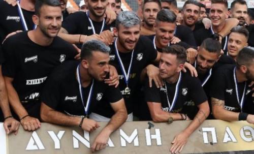 &Omicron;&chi;&iota; &delta;ά&kappa;&rho;&upsilon;&alpha;, &mu;ό&nu;&omicron; &Epsilon;&Upsilon;&Chi;&Alpha;&Rho;&Iota;&Sigma;&Tau;&Omega;