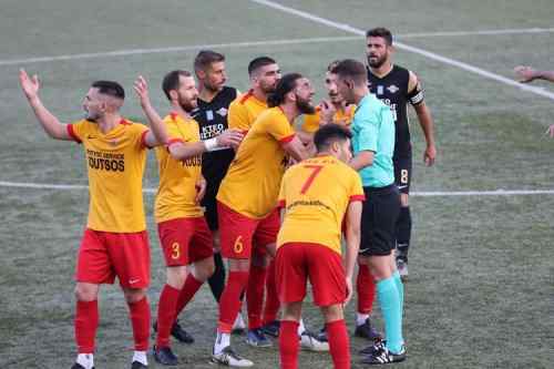 &Epsilon;&pi;&iota;&kappa;ή &alpha;&nu;&alpha;&tau;&rho;&omicron;&pi;ή &sigma;&tau;&omicron; &phi;&iota;&nu;ά&lambda;&epsilon; (VIDEO)