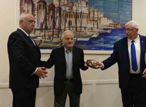 &Sigma;&eta;&mu;&alpha;&nu;&tau;&iota;&kappa;ή &tau;&iota;&mu;&eta;&tau;&iota;&kappa;ή &delta;&iota;ά&kappa;&rho;&iota;&sigma;&eta;