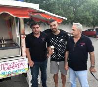 &Mu;&iota;&alpha;...&gamma;&lambda;&upsilon;&kappa;&iota;ά έ&kappa;&pi;&lambda;&eta;&xi;&eta; &gamma;&iota;&alpha; &tau;&omicron;&upsilon;&sigmaf; &pi;&alpha;ί&kappa;&tau;&epsilon;&sigmaf; &tau;&omicron;&upsilon; &Omicron;&Phi;&Eta; (&Phi;&Omega;&Tau;&Omicron;&Gamma;&Rho;A&Phi;&Iota;&Epsilon;&Sigma;)