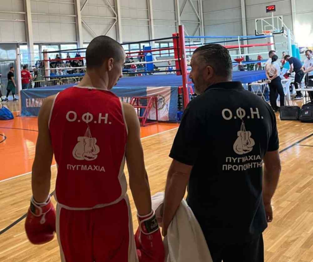 &Sigma;&tau;&alpha; &Alpha;&nu;&tau;ί&kappa;&upsilon;&rho;&alpha; &Beta;&omicron;&iota;&omega;&tau;ί&alpha;&sigmaf; &delta;&upsilon;&omicron; &pi;&upsilon;&gamma;&mu;ά&chi;&omicron;&iota; &tau;&omicron;&upsilon; &Omicron;&Phi;&Eta;