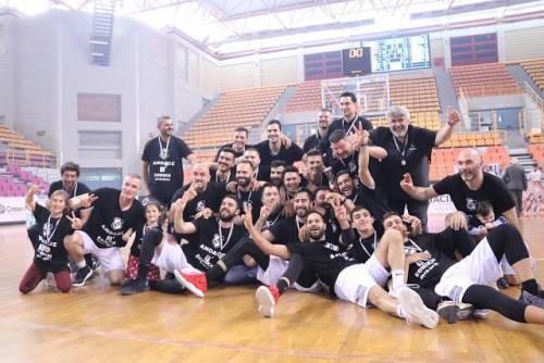 &Alpha;&nu;έ&beta;&eta;&kappa;&epsilon; &sigma;&tau;&eta;&nu; &Beta;' &Epsilon;&theta;&nu;&iota;&kappa;ή &tau;&omicron; &mu;&pi;ά&sigma;&kappa;&epsilon;&tau; &tau;&omicron;&upsilon; &Omicron;&Phi;&Eta;-&Phi;&iota;έ&sigma;&tau;&alpha; &mu;&epsilon; 1000 &phi;&iota;&lambda;ά&theta;&lambda;&omicron;&upsilon;&sigmaf; &sigma;&tau;&alpha; &Delta;&upsilon;&omicron; &Alpha;&omicron;&rho;ά&kappa;&iota;&alpha;