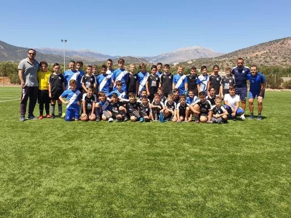 &Phi;&iota;&lambda;&iota;&kappa;ά &pi;&alpha;&iota;&chi;&nu;ί&delta;&iota;&alpha; &alpha;&pi;&omicron; &tau;&omicron;&upsilon;&sigmaf; &pi;&iota;&tau;&sigma;&iota;&rho;&iota;&kappa;ά&delta;&epsilon;&sigmaf; &tau;&omicron;&upsilon; &Omicron;&Phi;&Eta;