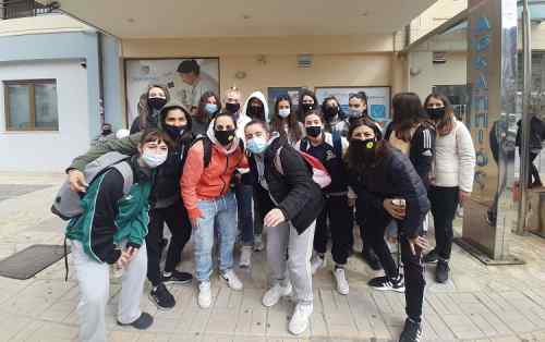 &Epsilon;&pi;έ&sigma;&tau;&rho;&epsilon;&psi;&alpha;&nu; &sigma;&tau;&omicron; &gamma;ή&pi;&epsilon;&delta;&omicron; &tau;&alpha; &kappa;&omicron;&rho;ί&tau;&sigma;&iota;&alpha; &tau;&omicron;&upsilon; &Epsilon;&rho;&gamma;&omicron;&tau;έ&lambda;&eta; (VIDEO)