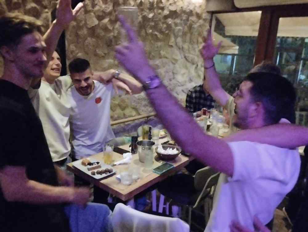 &Gamma;&lambda;έ&nu;&tau;&eta;&sigma;&alpha;&nu; &mu;&epsilon; &tau;&eta;&nu; &psi;&upsilon;&chi;ή &tau;&omicron;&upsilon;&sigmaf;, &tau;&eta;&nu; ά&nu;&omicron;&delta;&omicron;!