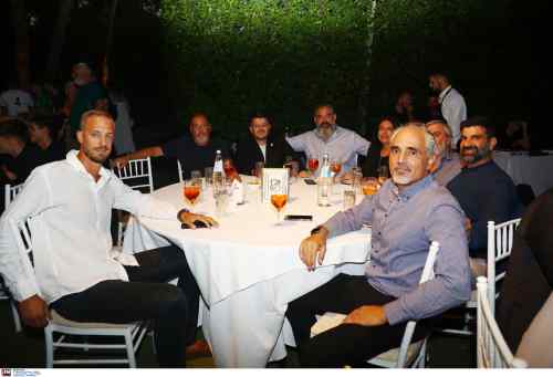 &Gamma;&iota;ά&nu;&nu;&eta;&sigmaf; &Kappa;&alpha;&lambda;&mu;&alpha;&zeta;ί&delta;&eta;&sigmaf;: "&Epsilon;&lambda;&pi;ί&zeta;&omega; &nu;&alpha; έ&chi;&omicron;&upsilon;&mu;&epsilon; &mu;&iota;&alpha; &omega;&rho;&alpha;ί&alpha; &chi;&rho;&omicron;&nu;&iota;ά, ό&pi;&omega;&sigmaf; &pi;έ&rho;&sigma;&iota;" (VIDEO)