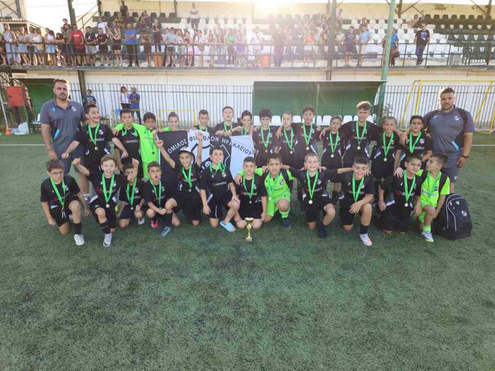 &Sigma;&tau;&alpha; &Chi;&alpha;&nu;&iota;ά &omicron;&iota; &mu;&iota;&kappa;&rho;&omicron;ί &tau;&omicron;&upsilon; &Omicron;&Phi;&Eta;