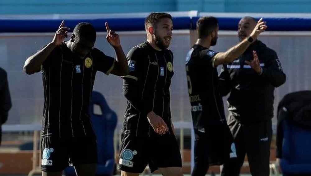 &Epsilon;&nu;&alpha; &tau;&rho;ί&pi;&omicron;&nu;&tau;&omicron; &alpha;&pi;&omicron; &tau;&eta;&nu; &kappa;&omicron;&rho;&upsilon;&phi;ή