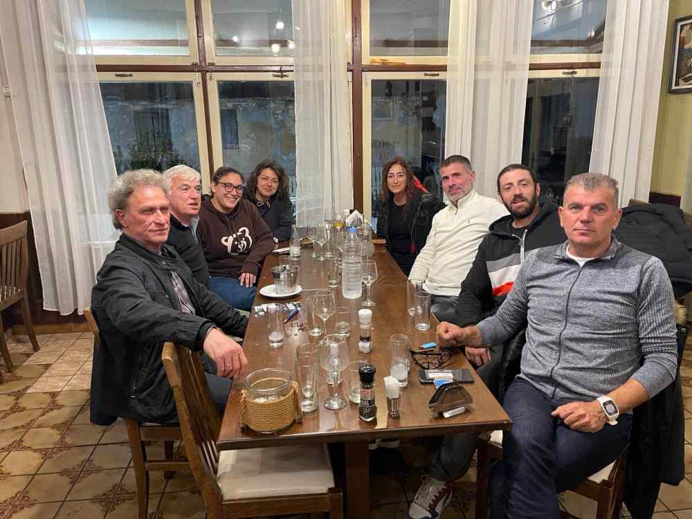&Chi;&alpha;&mu;ό&gamma;&epsilon;&lambda;&alpha; &gamma;&iota;&alpha; &tau;&eta;&nu; 9&eta; &theta;έ&sigma;&eta; &sigma;&tau;&eta;&nu; &Epsilon;&lambda;&lambda;ά&delta;&alpha;