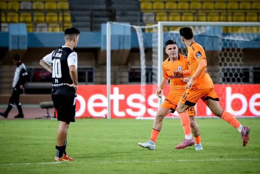&Omicron;&Phi;&Eta;...&tau;&alpha; &chi;ά&lambda;&iota;&alpha; &sigma;&omicron;&upsilon;: &Omicron; &epsilon;&phi;&iota;ά&lambda;&tau;&eta;&sigmaf;, έ&chi;&epsilon;&iota; &epsilon;&pi;&iota;&sigma;&tau;&rho;έ&psi;&epsilon;&iota;!