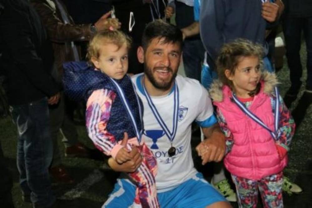 &Mu;&iota;&chi;. &Phi;&rho;&alpha;&gamma;&kappa;&omicron;&upsilon;&lambda;ά&kappa;&eta;&sigmaf;: "&Sigma;&tau;&omicron;&nu; &Eta;&rho;ό&delta;&omicron;&tau;&omicron;, έ&chi;&omega; &tau;&eta;&nu; &pi;&iota;&omicron; ή&rho;&epsilon;&mu;&eta; &chi;&rho;&omicron;&nu;&iota;ά &sigma;&tau;&eta;&nu; &kappa;&alpha;&rho;&iota;έ&rho;&alpha; &mu;&omicron;&upsilon;"