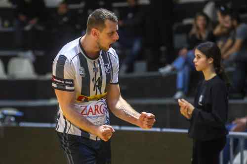 MVP &omicron; &Mu;&alpha;&tau;έ&iota; &Mu;&iota;&chi;&alpha;ί&lambda;&omicron;&beta;&iota;&tau;&sigmaf;: "&Tau;έ&lambda;&epsilon;&iota;&alpha; &chi;&rho;&omicron;&nu;&iota;ά &gamma;&iota;&alpha; &tau;&omicron;&nu; &Omicron;&Phi;&Eta;"