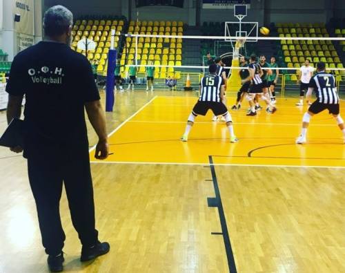 &Delta;&epsilon;ί&chi;&nu;&epsilon;&iota; &alpha;&pi;&omicron; &nu;&omega;&rho;ί&sigmaf; &tau;&alpha;...&delta;ό&nu;&tau;&iota;&alpha; &tau;&omicron;&upsilon;