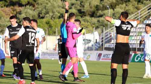 &Delta;&iota;&alpha;&sigma;&upsilon;&rho;&mu;ό&sigmaf;: K&alpha;&tau;έ&rho;&rho;&epsilon;&upsilon;&sigma;&epsilon; &mu;&epsilon; 9 &omicron; &Omicron;&Phi;&Eta;, 4-0 &omicron; &Lambda;&epsilon;&beta;&alpha;&delta;&epsilon;&iota;&alpha;&kappa;ό&sigmaf;!